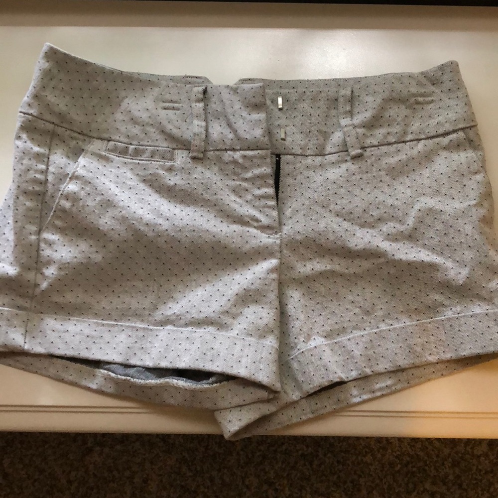 Maurice’s Textured and Cuffed Gray/Black Shorts